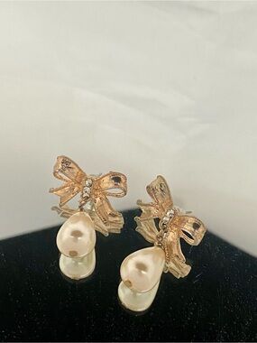 Vintage Gold Bow Drop Pearl Earrings - Elegant Women's Jewelry